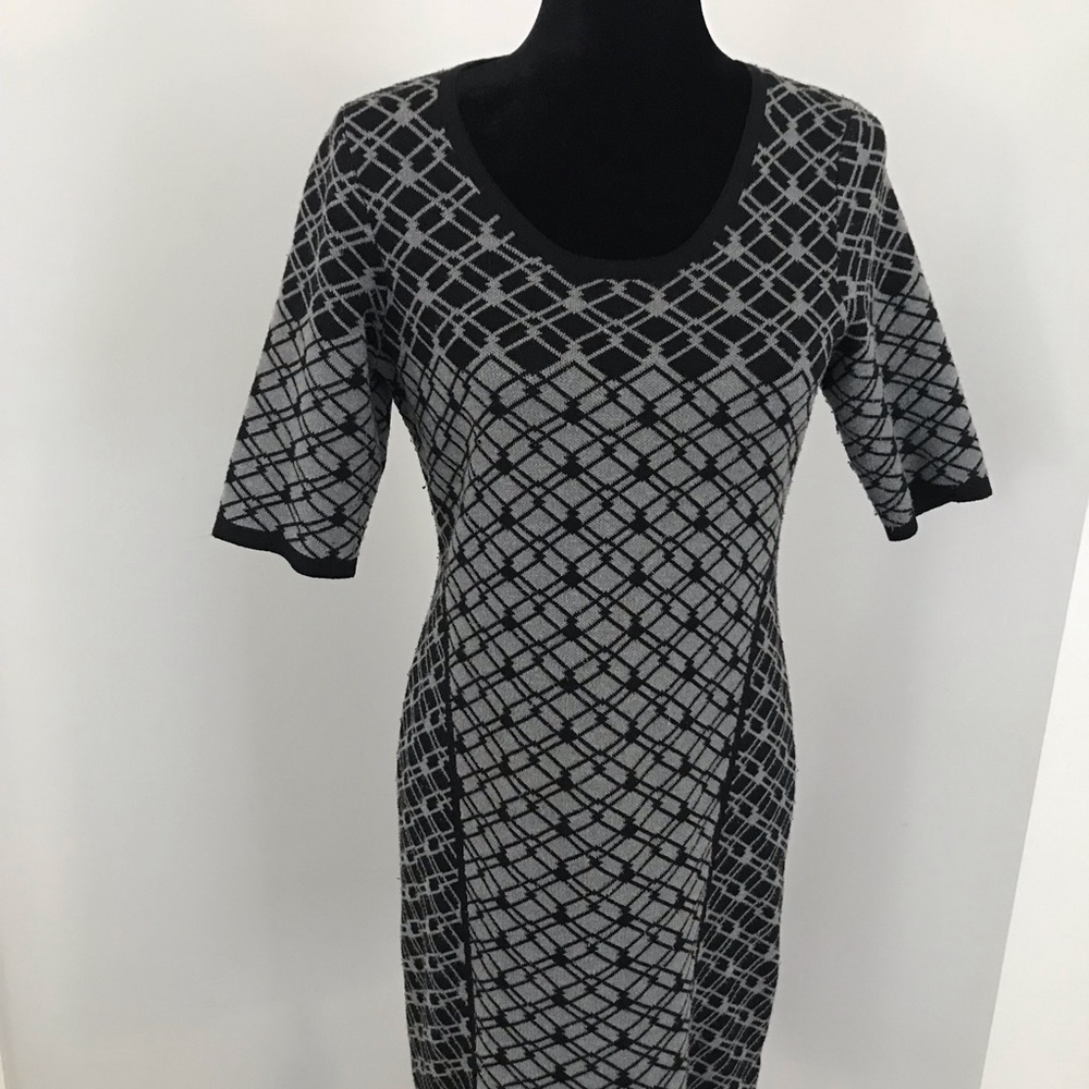 Gray & Black Short Sleeve Knit Dress